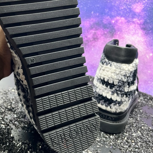 Krojay Onyx Crochet Men’s Boots - Picture 8 of 9